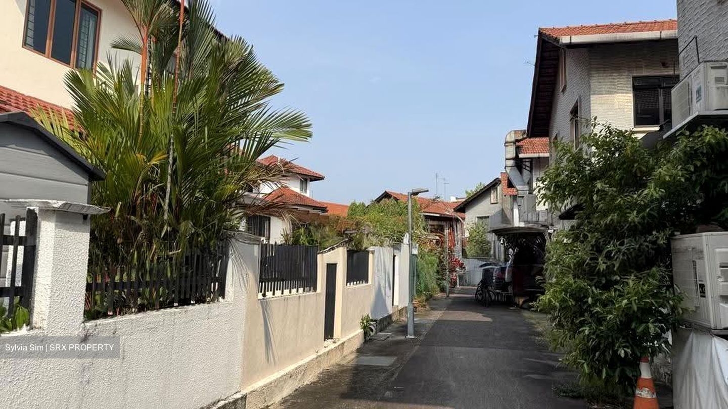 Pasir Panjang Gardens (D5), Shop House #607852371